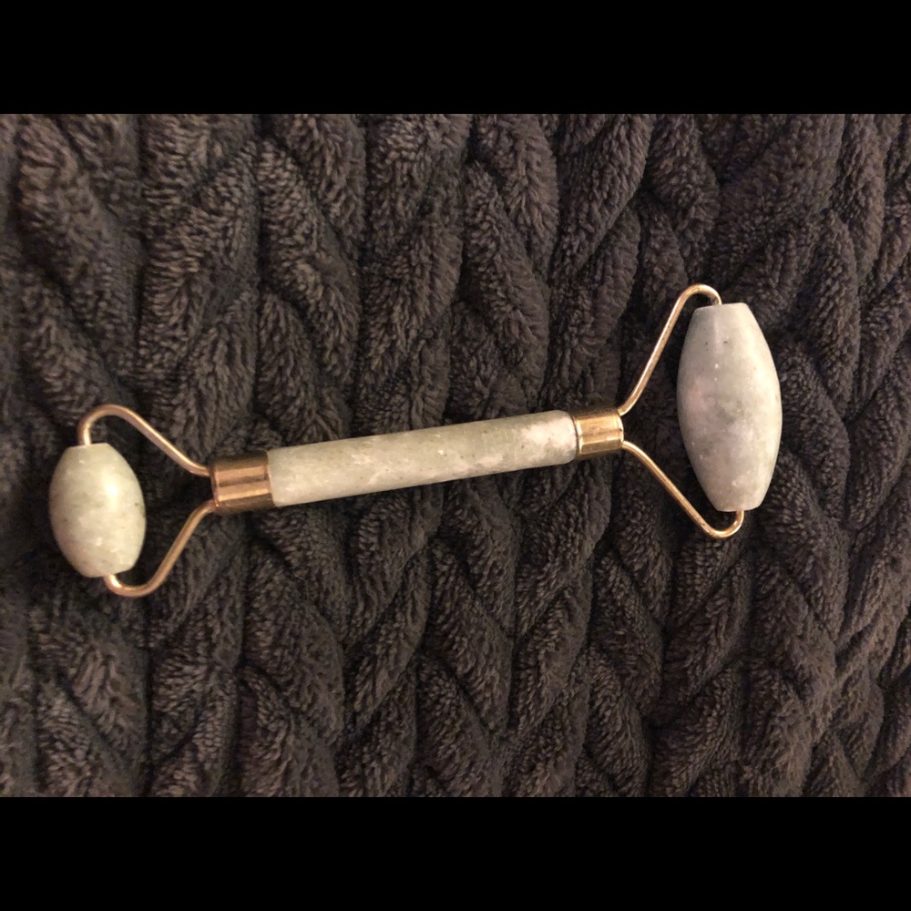 Jade roller